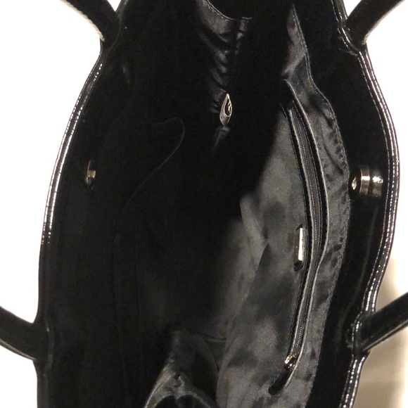 Guess Bag - Picture 3 of 6